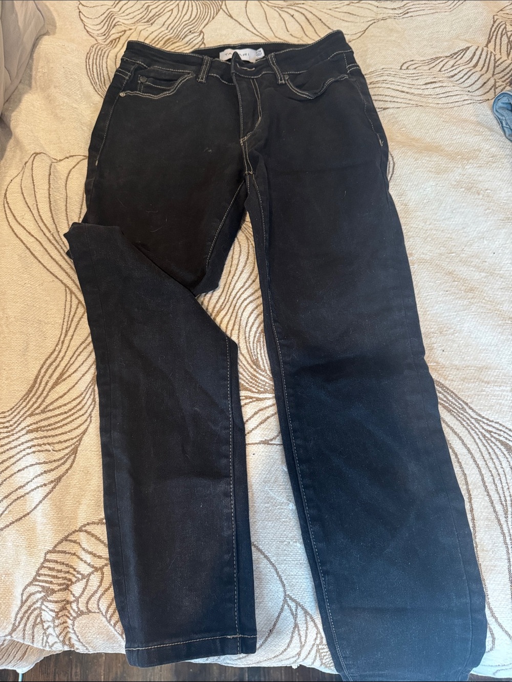 Tahari Women’s Black Straight Jeans